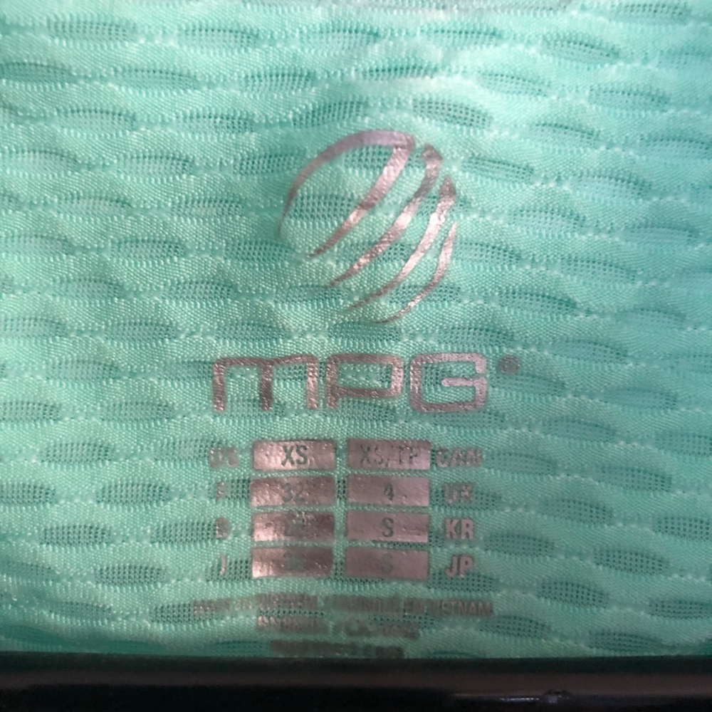 MPG Cityrun Jacket - Like New - Picture 2 of 6